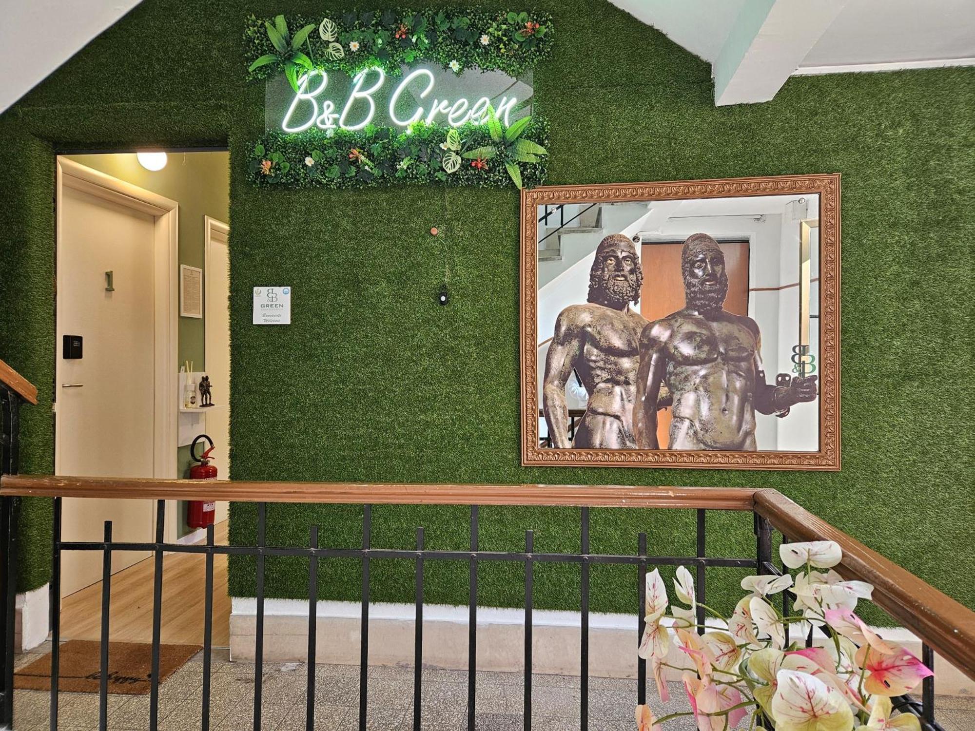 B&B Green Stazione Centrale E Centro Реджо-Калабрія Екстер'єр фото